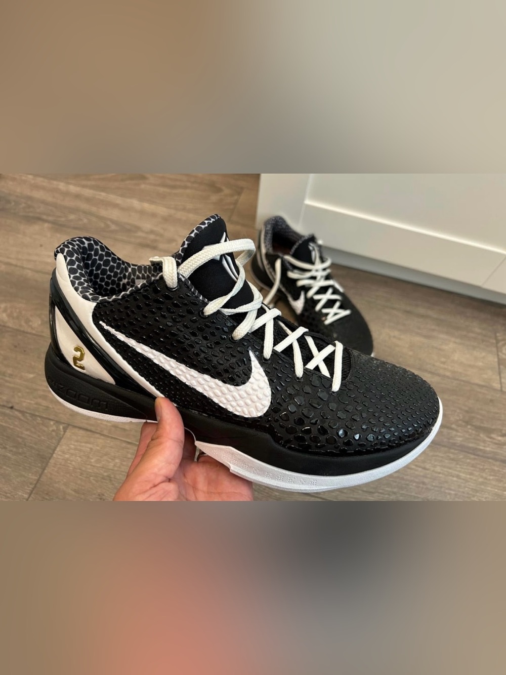 Nike mens Black and White Low-Top Sneakers size 13